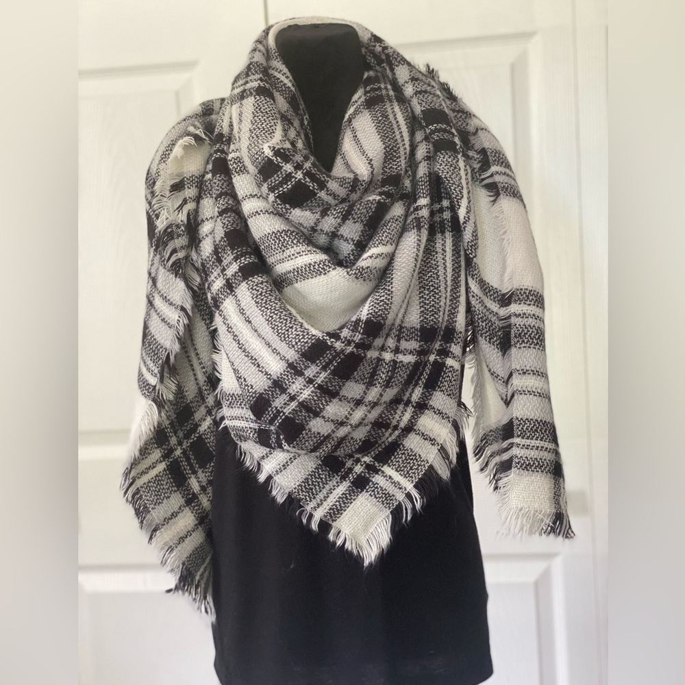 🌸 3 for $12 Women’s Scarf